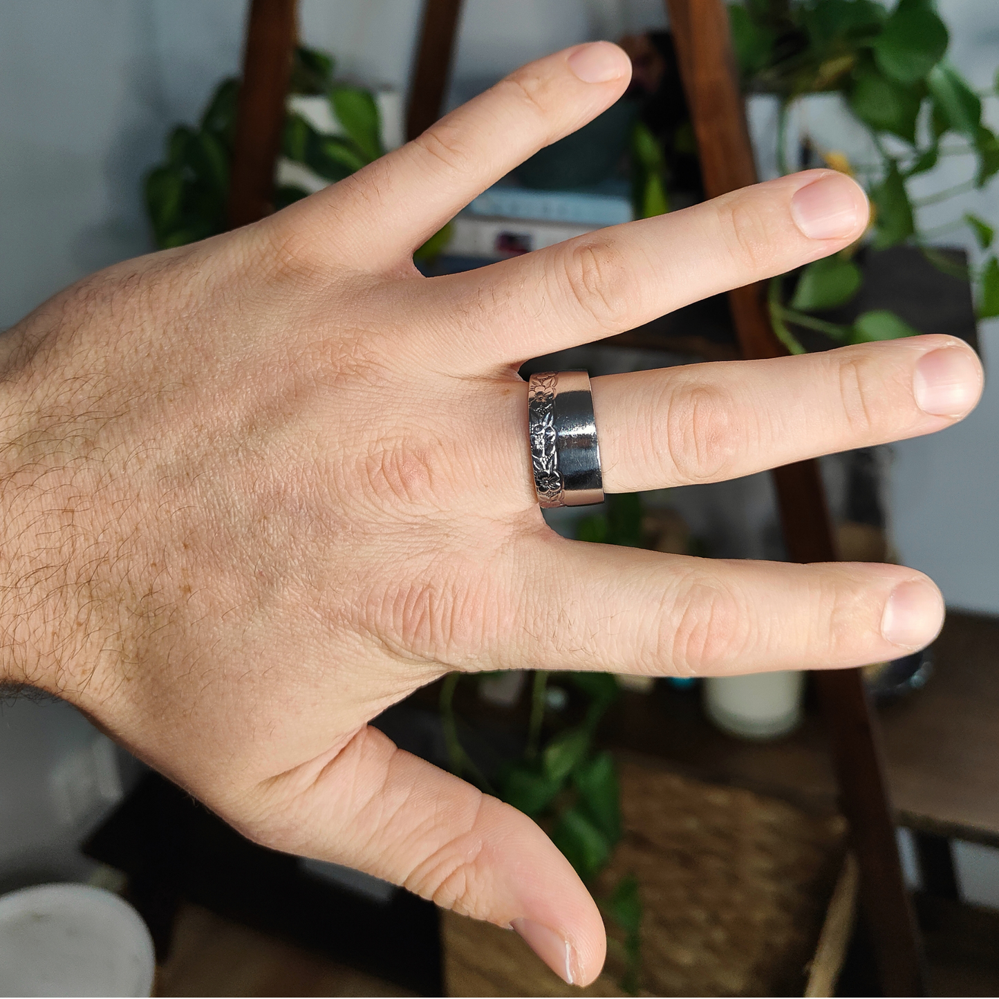 🌸Vera – Ring of Subtle Ceremony