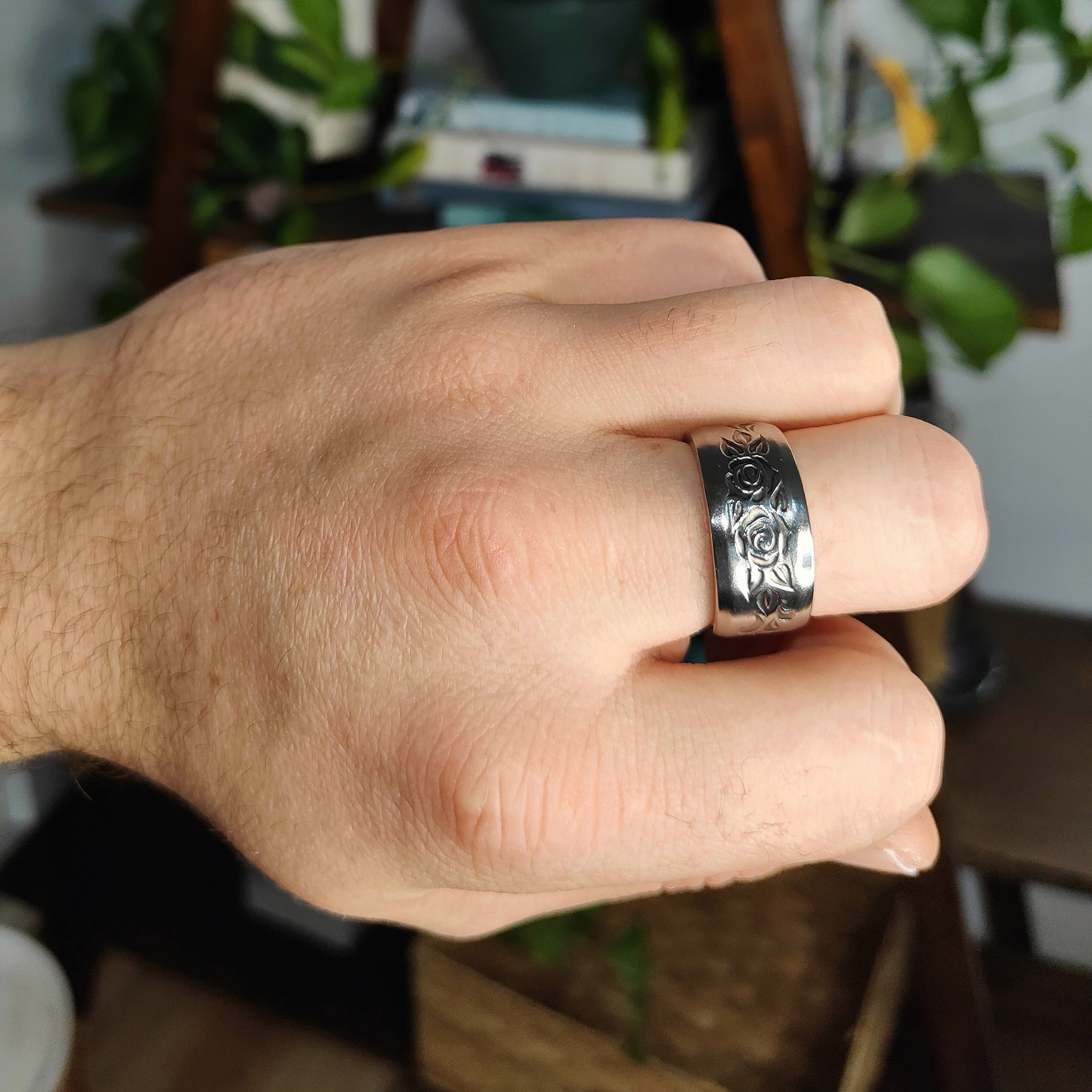 🌹Virelle – Ring of Timeless Bloom