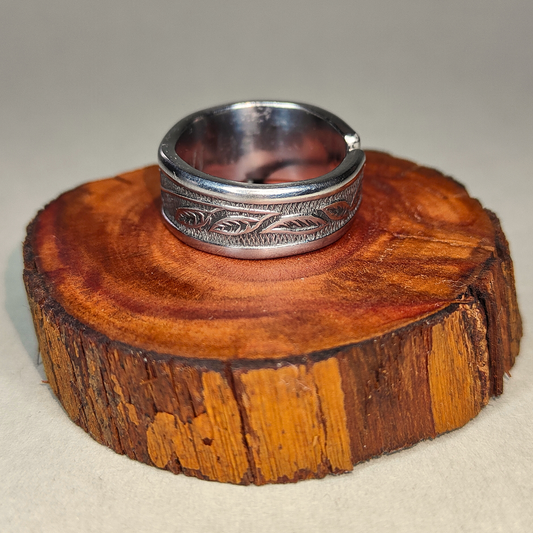 🌹Rosera – Ring of Quiet Devotion