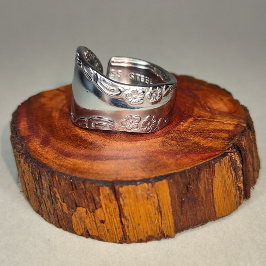 🌸Seren – Ring of Gentle Memory