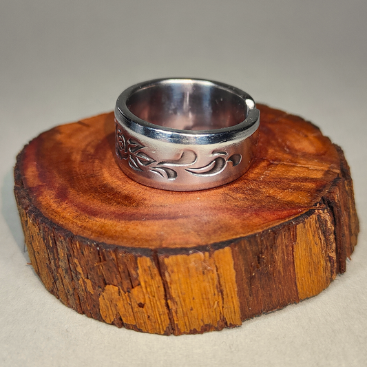 🌹Virelle – Ring of Timeless Bloom