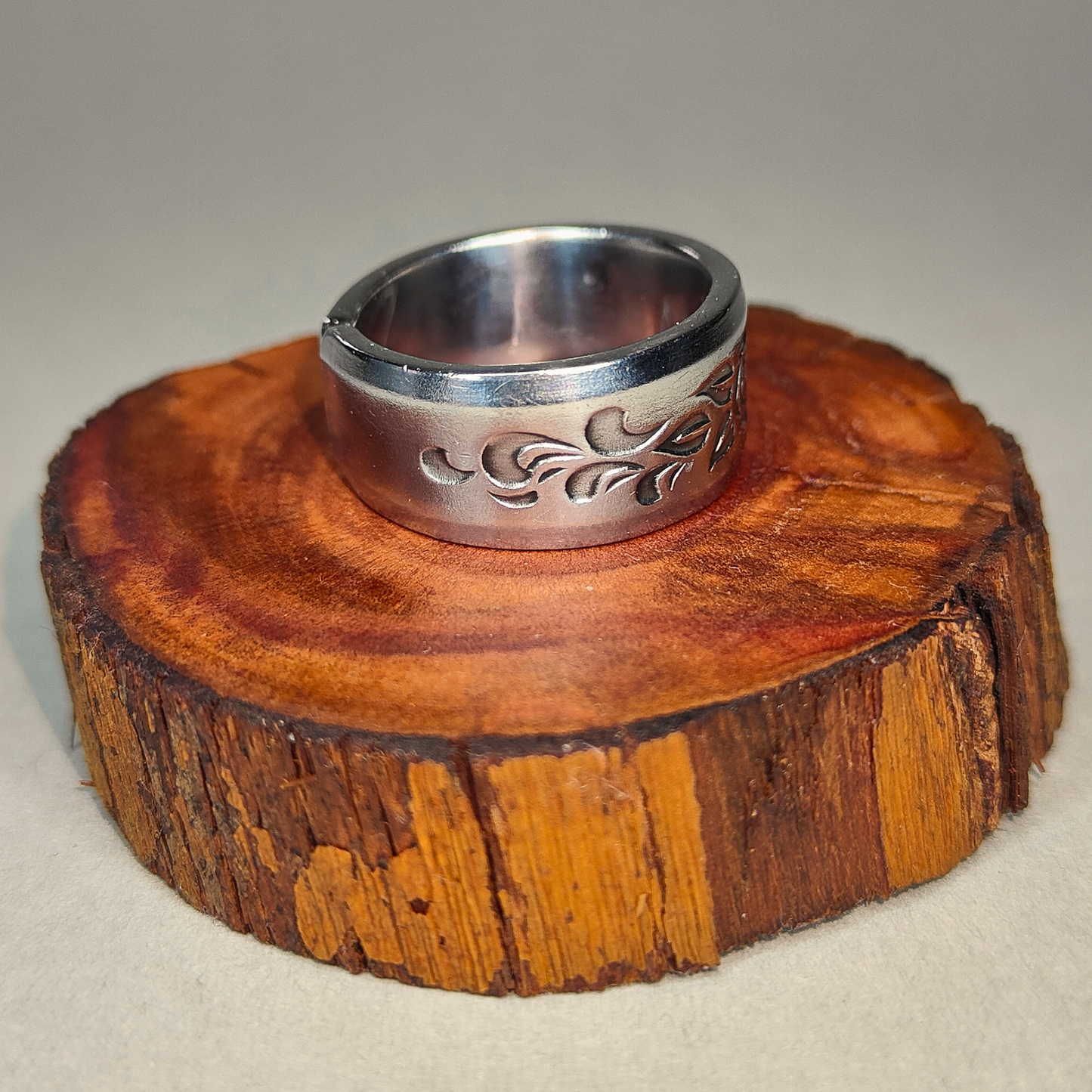 🌹Virelle – Ring of Timeless Bloom