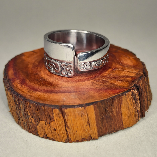 🌀Mirra – Ring of Shifting Rhythm