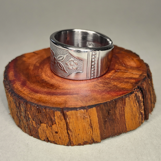 🌺Roselle – Ring of Gentle Bloom