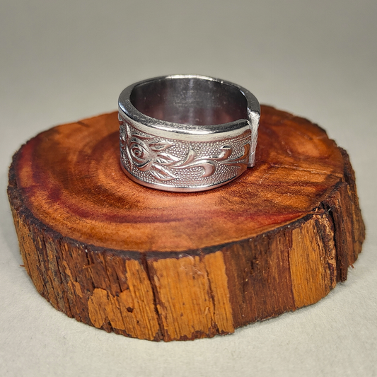 🌹Trinia – Ring of Guarded Rose