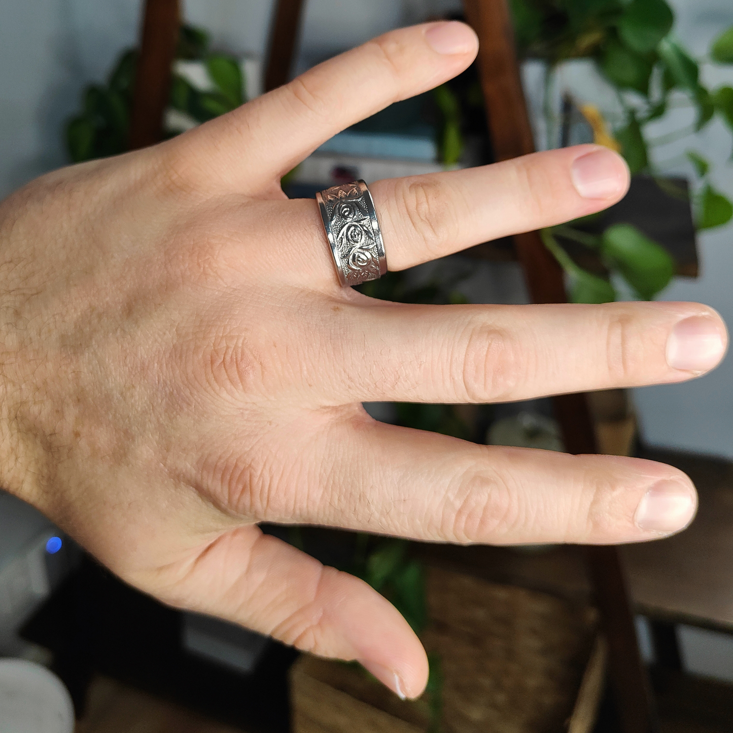 🌹Trinia – Ring of Guarded Rose