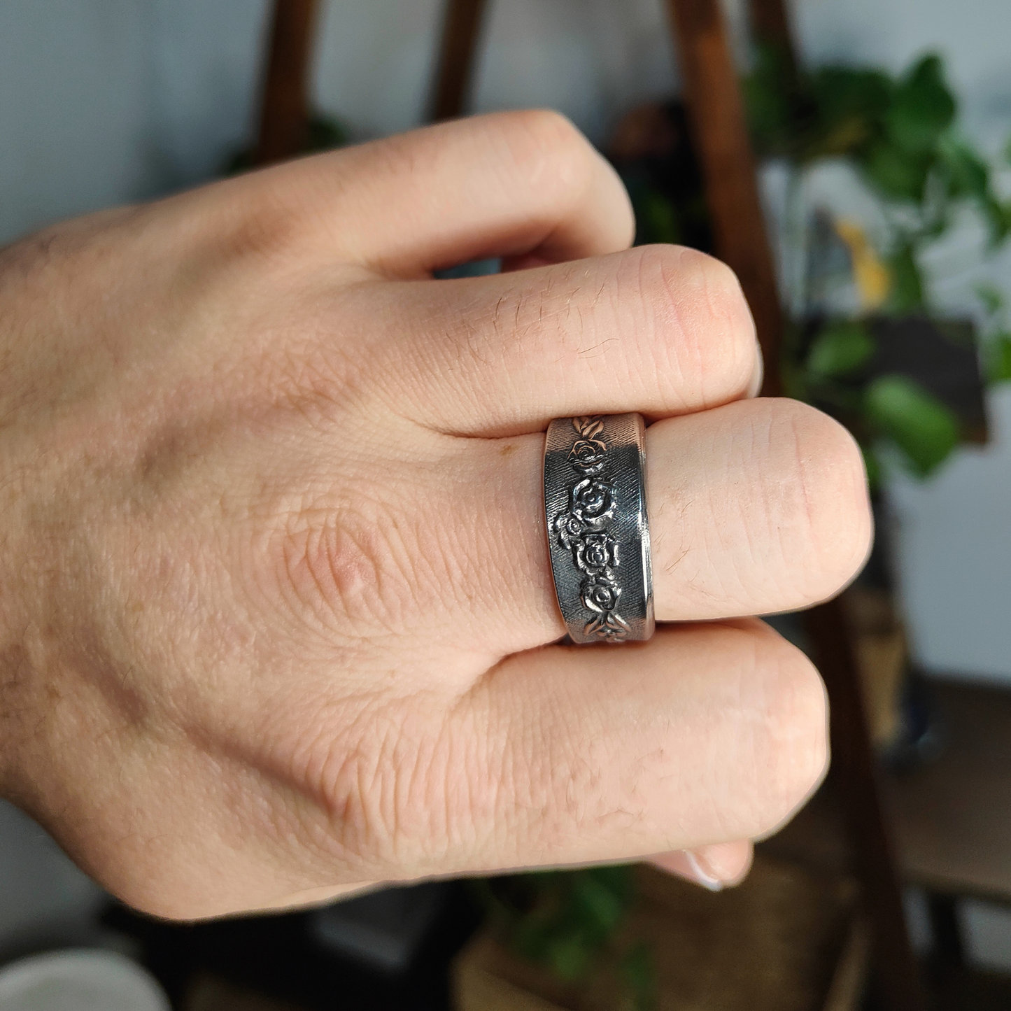 🌹Rovari – Ring of Soft Tenacity