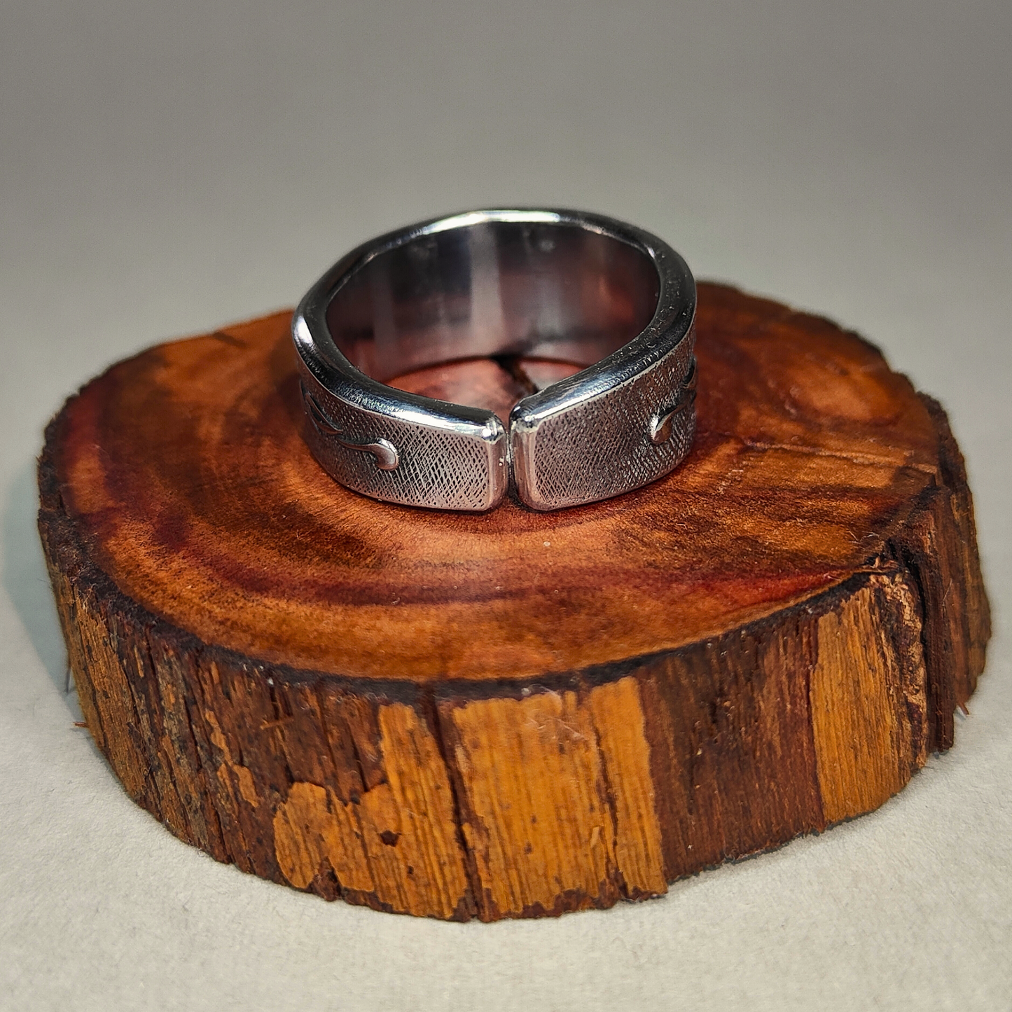 🌹Rovari – Ring of Soft Tenacity