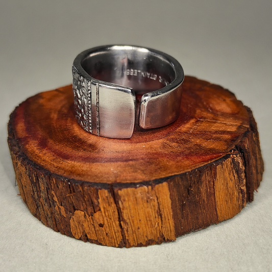 🌺Calthea – Ring of Preserved Grace