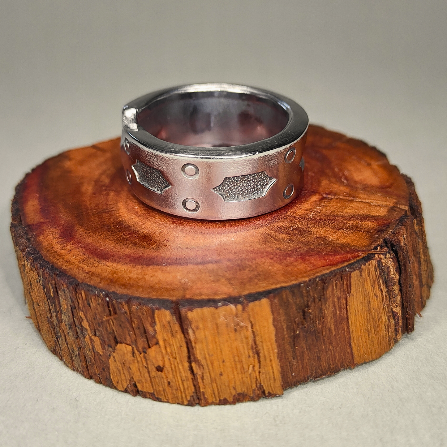 🛠️Forge – Ring of Pressed Steel