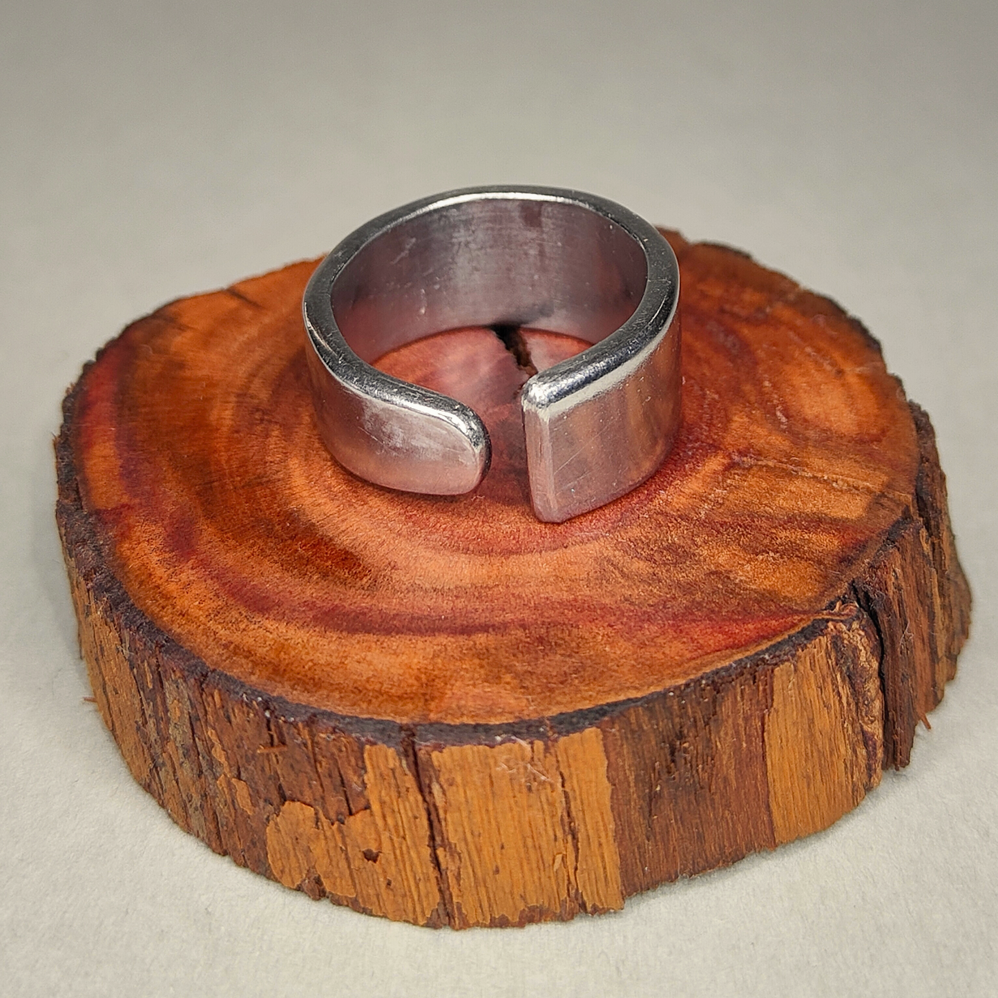 🛡️Aegis  – Ring of Enduring Strength