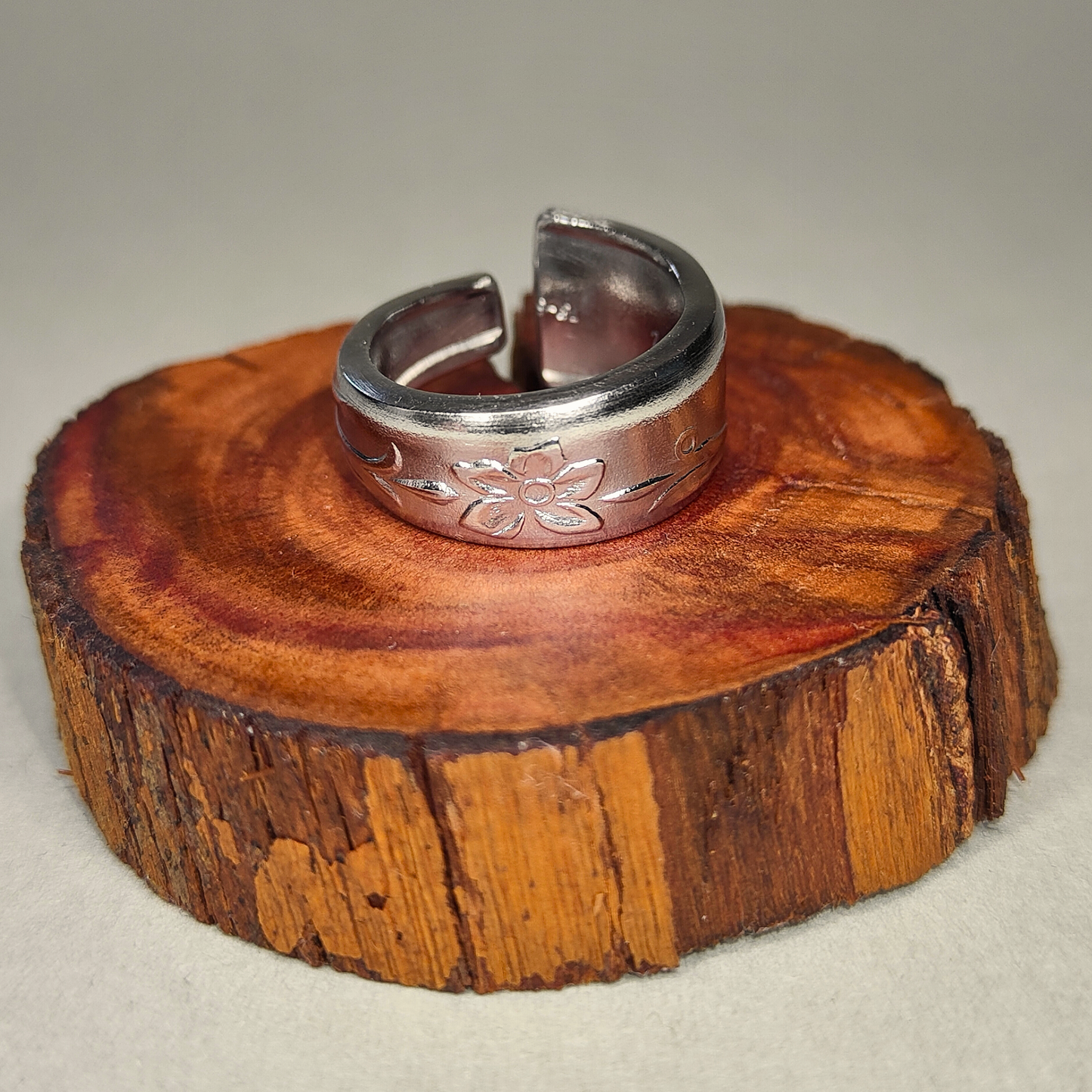 ❄️Eira – Ring of Snowlight