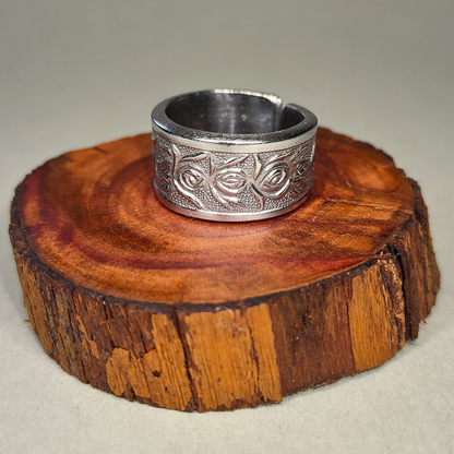 🌹Trinia – Ring of Guarded Rose