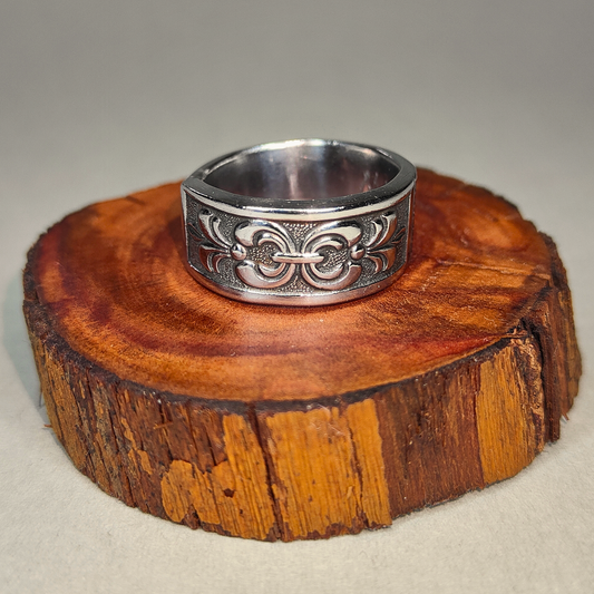 🕊️Seraphine – Ring of Ornamental Grace
